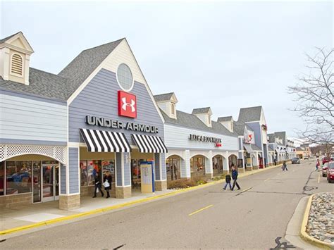 howell outlets stores